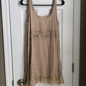 NWOT Easel Cream and lace tunic
